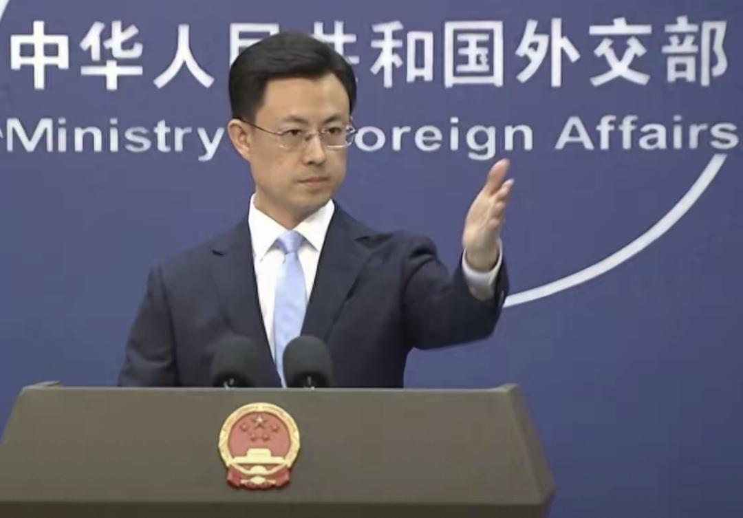 最近看到新闻，说濮耐股份往美国发了1200吨石墨，报的是“其他粉末状石墨”，实际