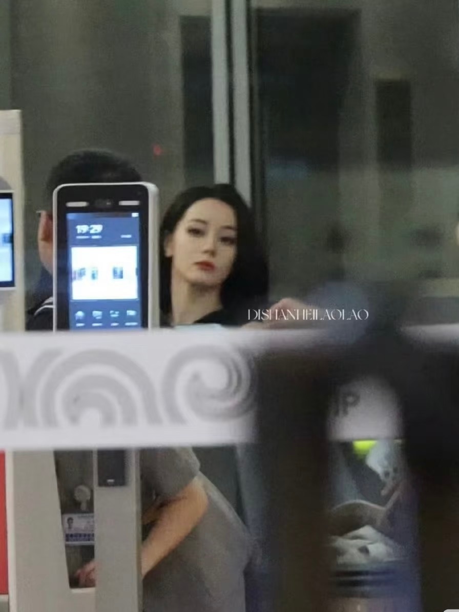 感觉是女娲本人被路透了…（cr.旎的92栀子花 ​​​