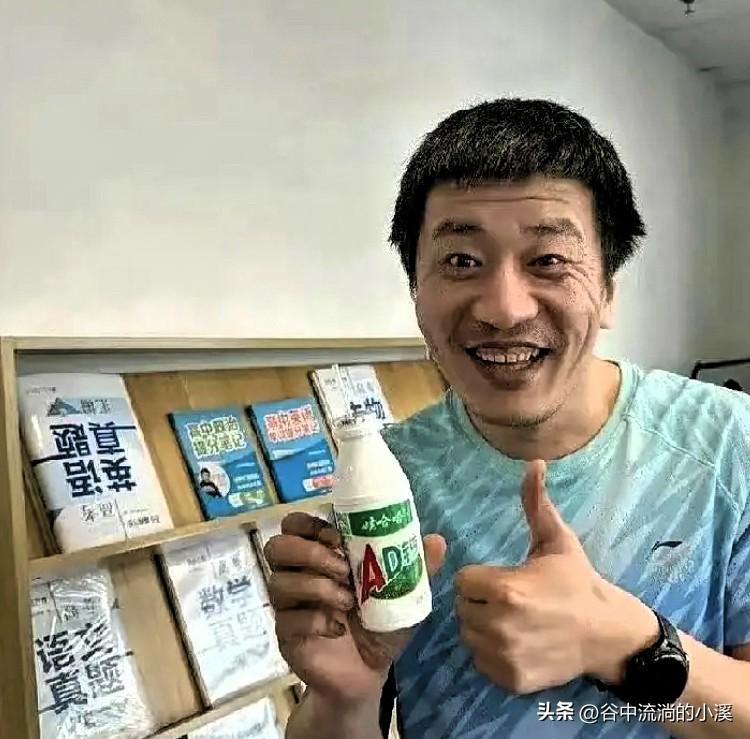 面相从来都骗不了人，
但拿面相定人品真的太肤浅！

有人说张雪峰满脸功利感，看着