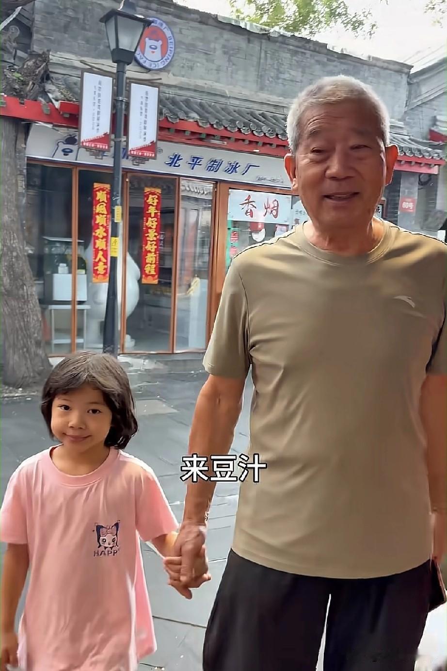 我敢说，这都是黄维平发的库存视频。

现在天赐在南宁上学，他新更的视频中却是在北
