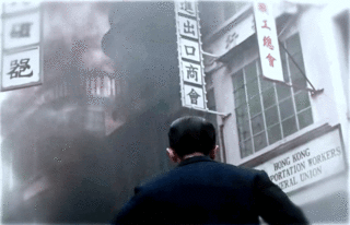 年轻小伙一个决定救了所有人嘿，这剧情反转太绝啦！原以为何贤是要钱不顾命的老板，没