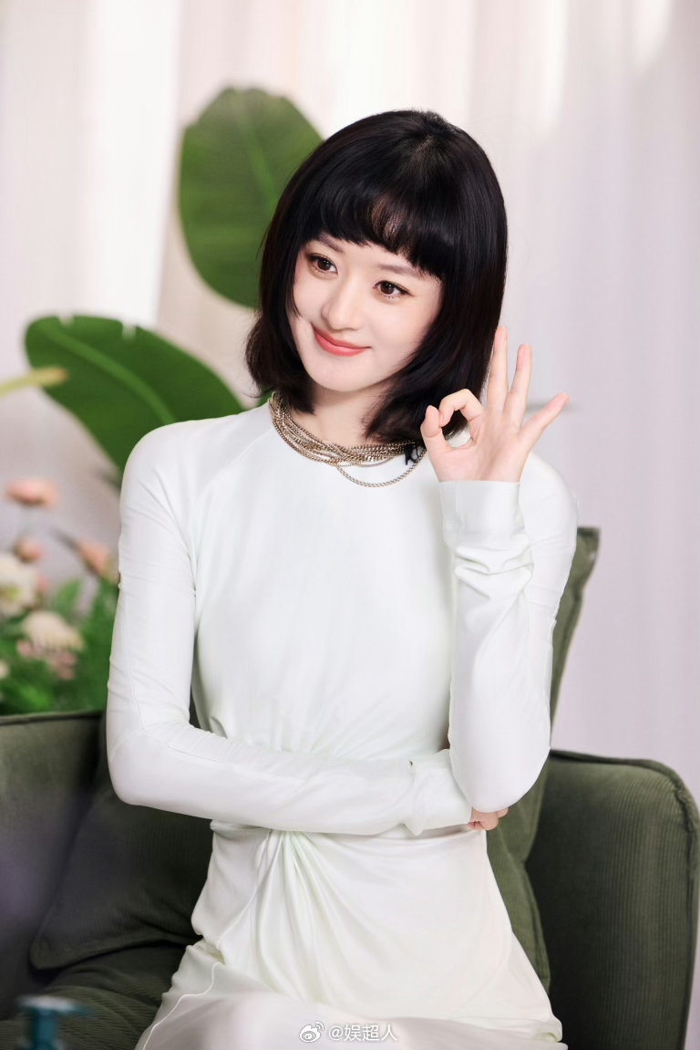 赵丽颖新发型拍立得 赵丽颖短发拍立得好萌的短发丽丽酱