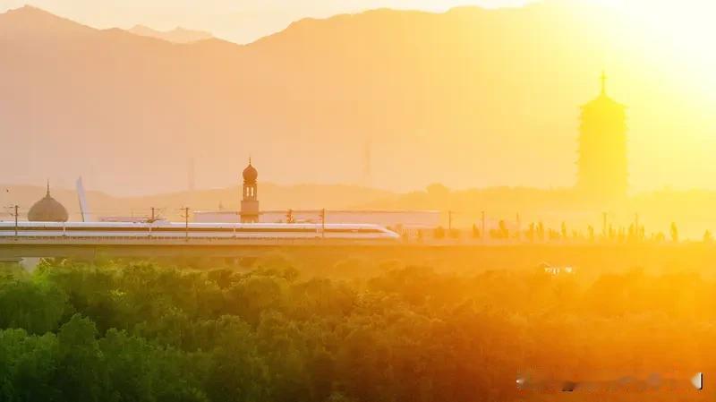 看到“古有快马送信”这个上联，我脑袋里立马就开始琢磨下联。对联讲究对仗工整、平仄