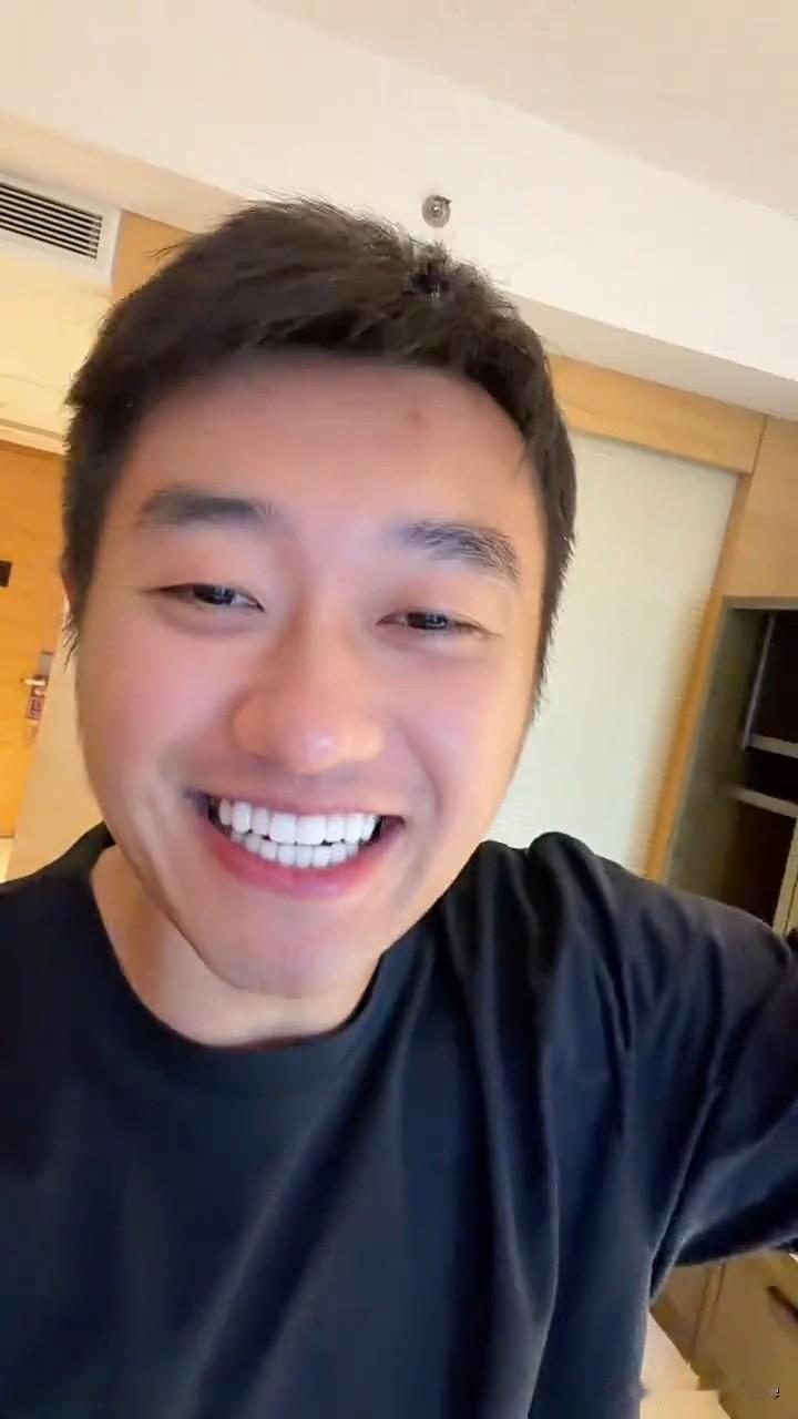 6月25日，赵子豪官宣加盟抖音乒乓球百分大战，比赛将在明天晚上7点30分举行。对