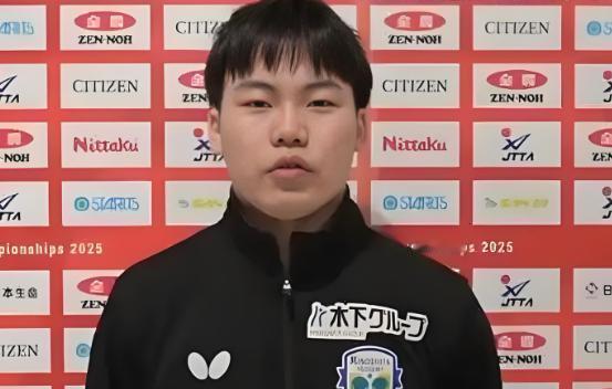 松岛辉空回日本后接受采访，他说了谎话！

他说：在中国打球的氛围太好了，
球迷热