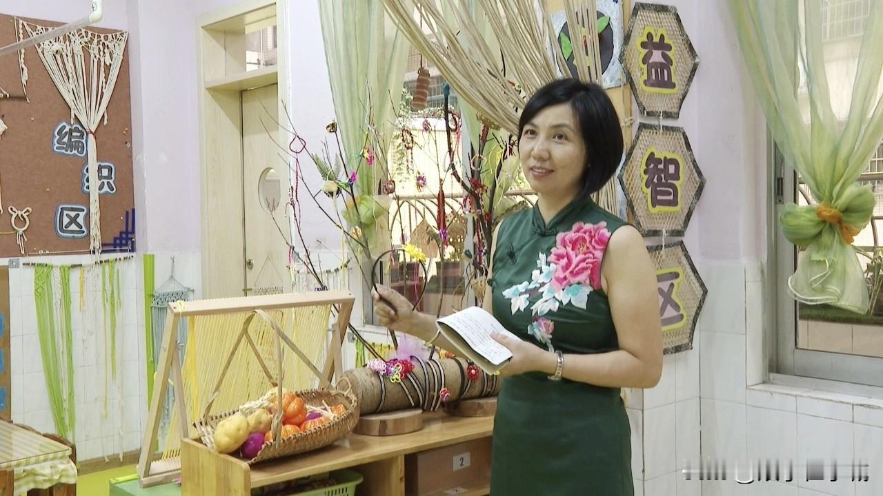 真的没有例外！28年优秀幼教美女园长罗先限官宣被查！
 
9月22日，广东清远佛