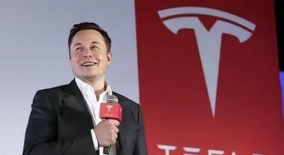 马斯克终于摊牌，彻底撕破美国的遮羞布
 
这话不是空穴来风，是硅谷“钢铁侠”埃隆