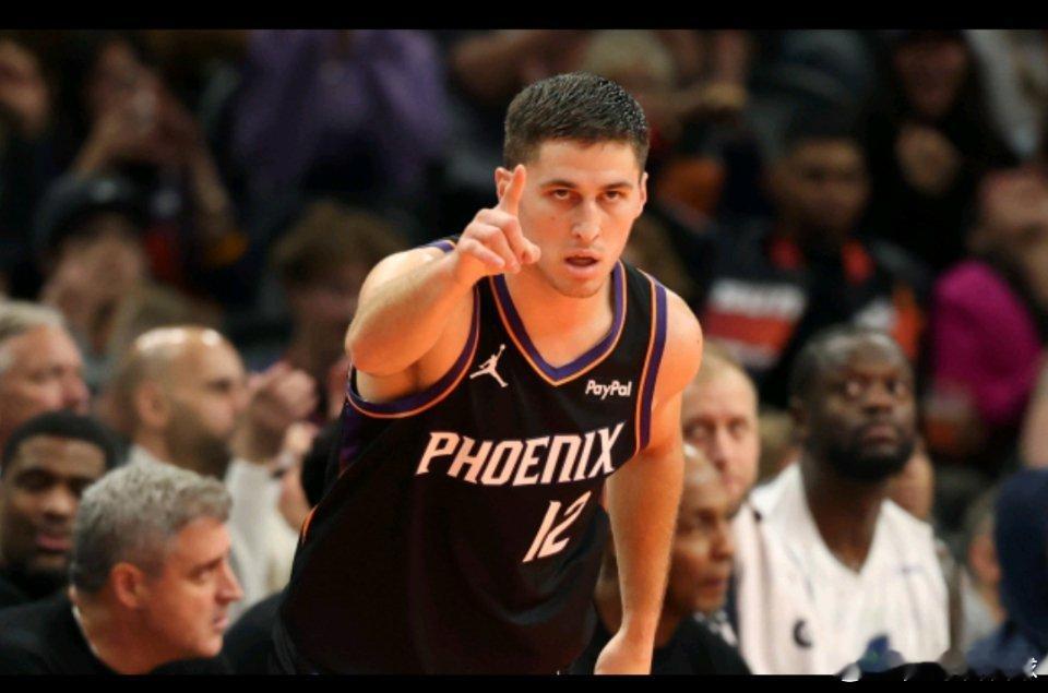 NBA常规赛 2月4日讯 今日，NBA常规赛继续进行，太阳在客场以130-125