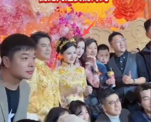 如果黄晓明的婚礼现场是豪华，那霸王茶姬创始人的婚礼现场就像是年会了。

今天，霸