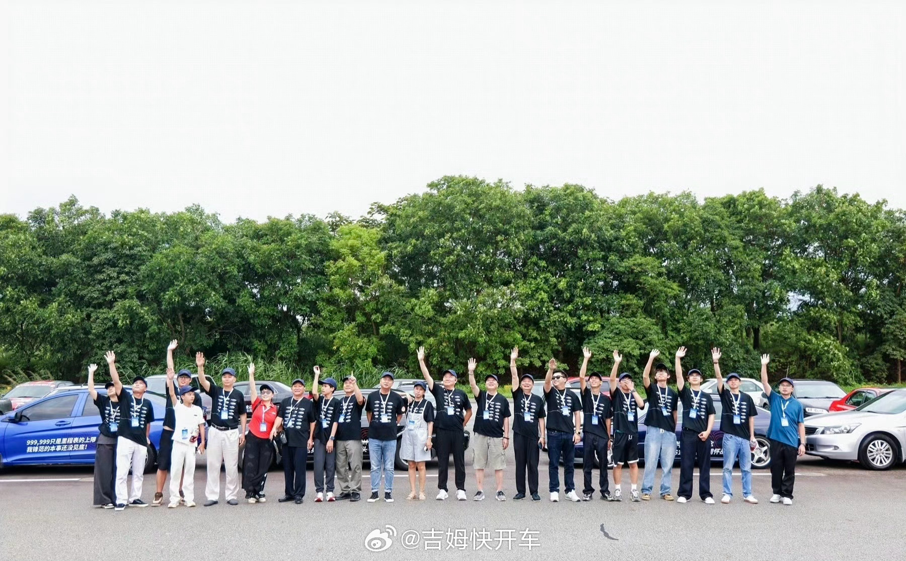 有时候宿命感这东西你不得不信，一台25车龄的六代雅阁，方向盘从父亲的手中，兜兜转