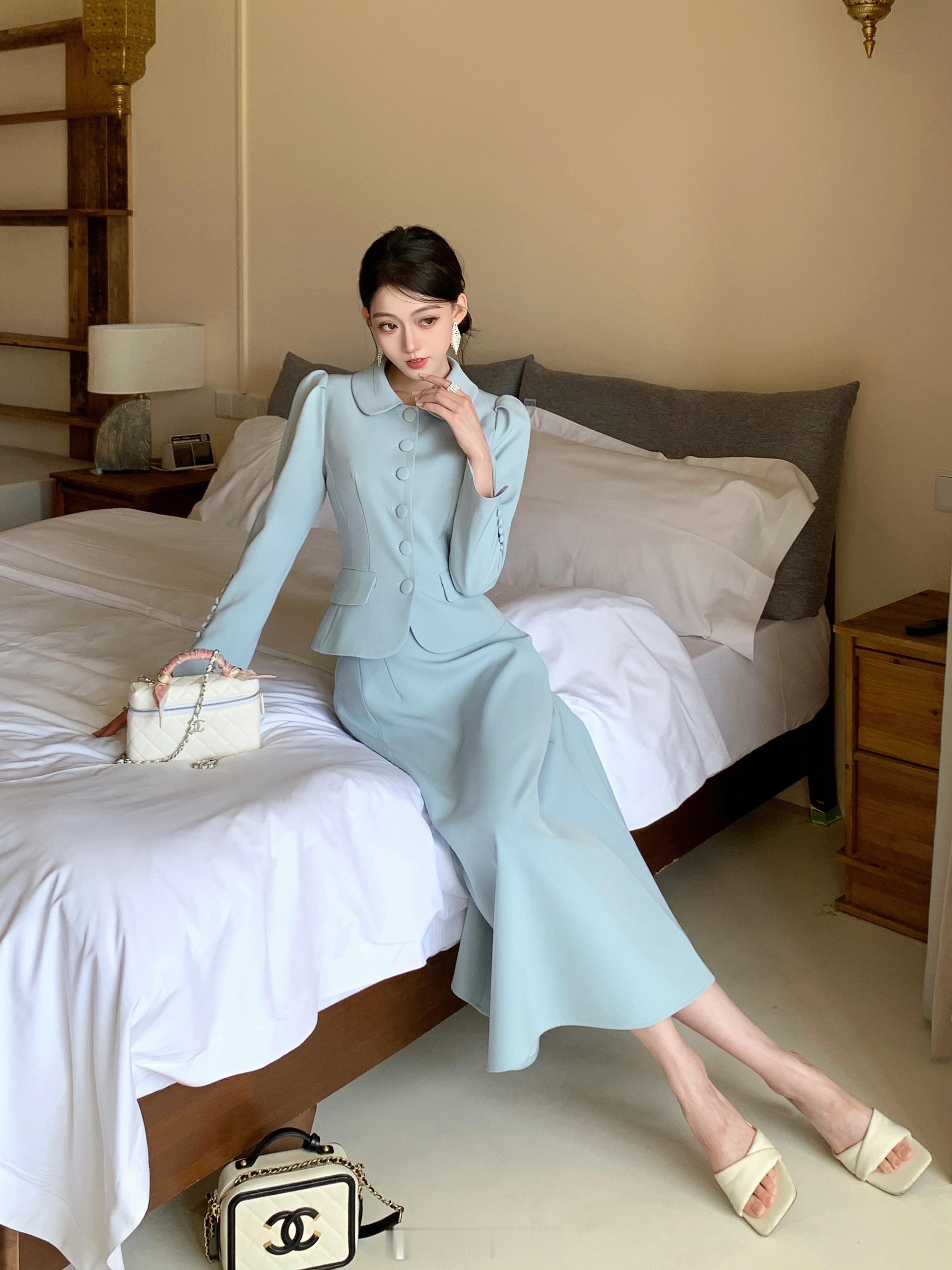 8.25 00:00  🆕 蓝色系总是带来满满安全感搭配衬衣特别好看的一套~知