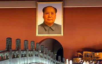 祛魅公式：论“功绩第一位、错误第二位”的退场与人民领袖的本真评价
 
引言：为何