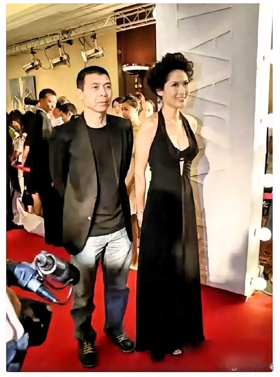 15年前，徐帆砸了沈星的豪宅。15年后，沈星还住在那套4500万的半山区房子里。