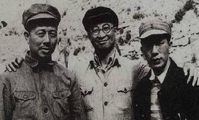 陈谢兵团为何名声大？三能二特一人，纵横驰骋于江淮河汉之间
 
别的兵团要么有固定