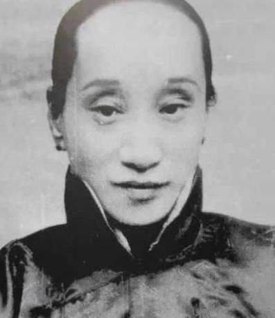 朱安忍不住对鲁母发脾气：总让我给鲁迅生孩子，可鲁迅一直不和我说话，这样怎么生孩子