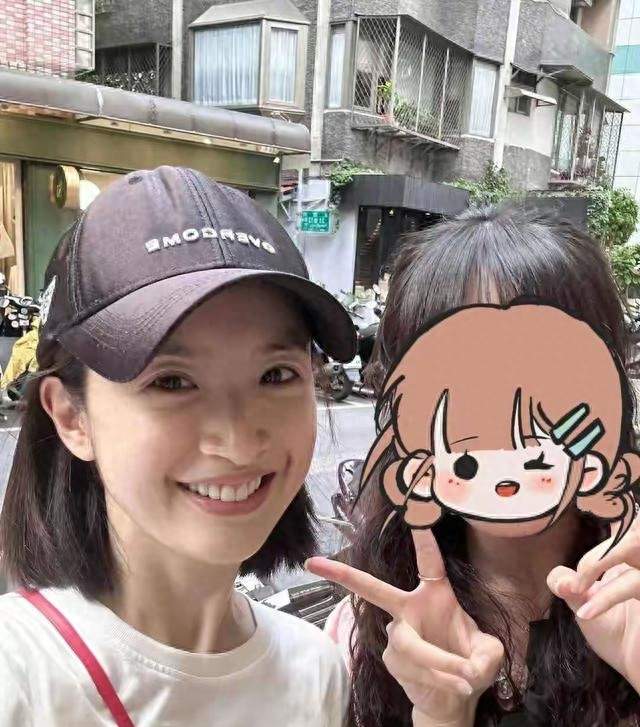 林依晨首谈圈外老公，承认自己恋爱脑很幸福，结婚12年儿女双全！