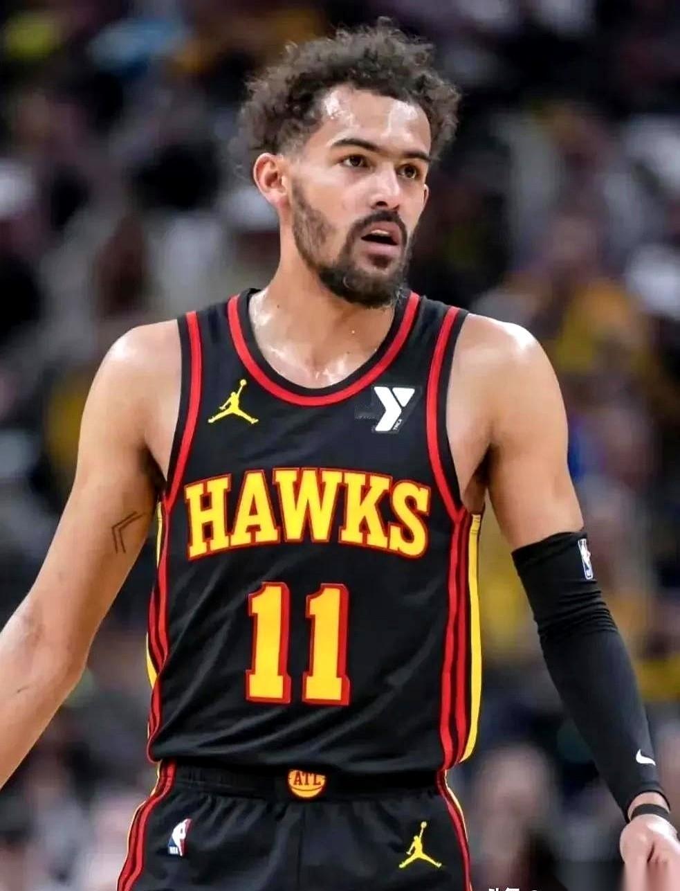 特雷·杨刚被交易到奇才，一场球没打，甚至队服都没穿热乎。
结果，球队管理层已经把