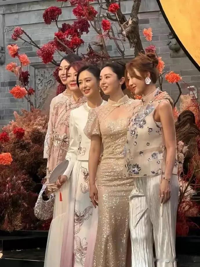 2025年7月18日，娱乐圈再传喜讯——46岁女演员董璇与37岁喜剧演员张维伊的