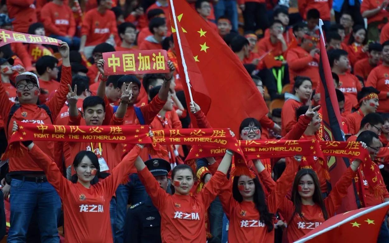 #中国男足解散你同意吗#
不同意，虽然国足在近几年在世界足坛的表现并不好，不过作