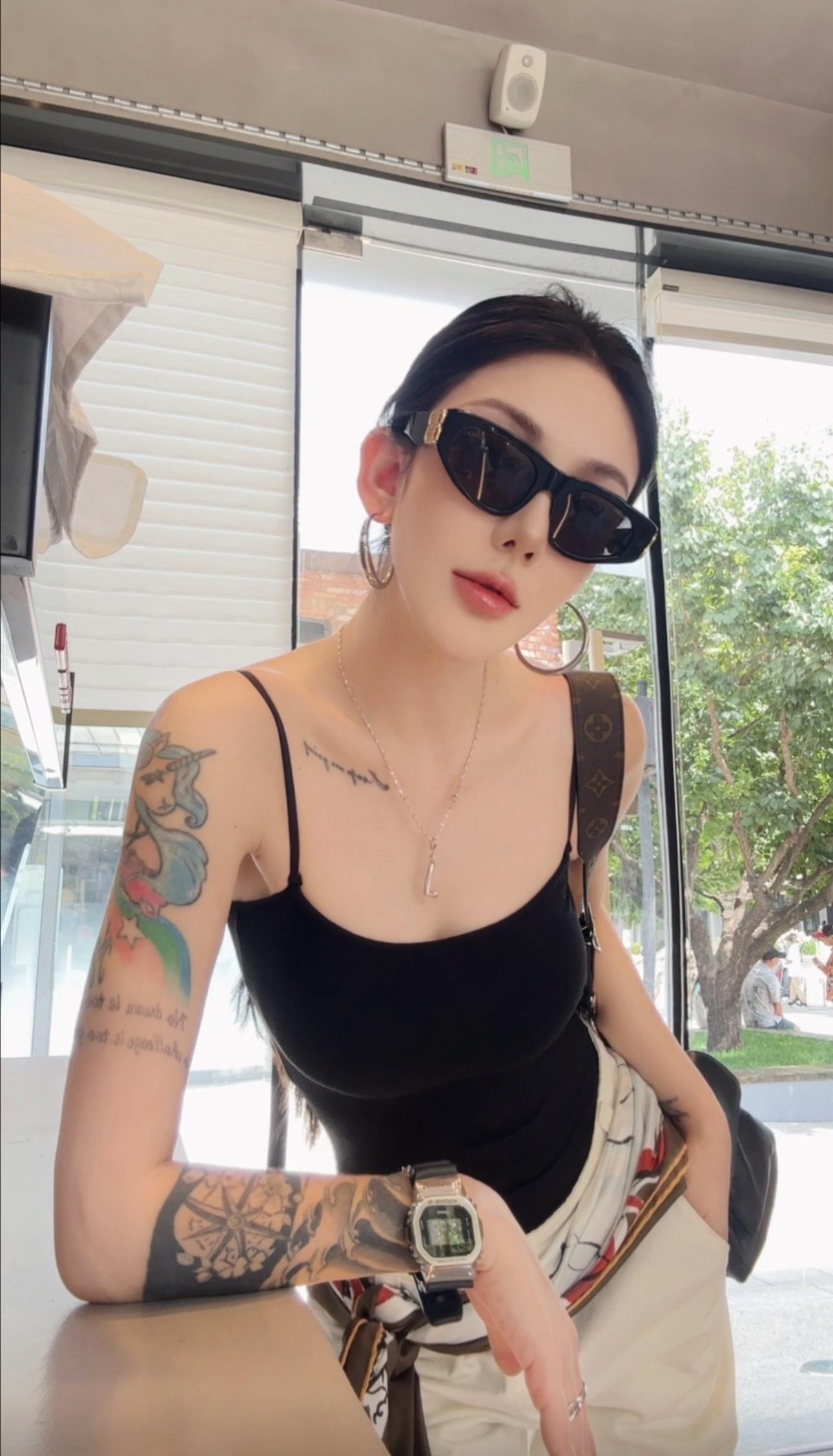 我自有千面万貌，你所见不过一二。