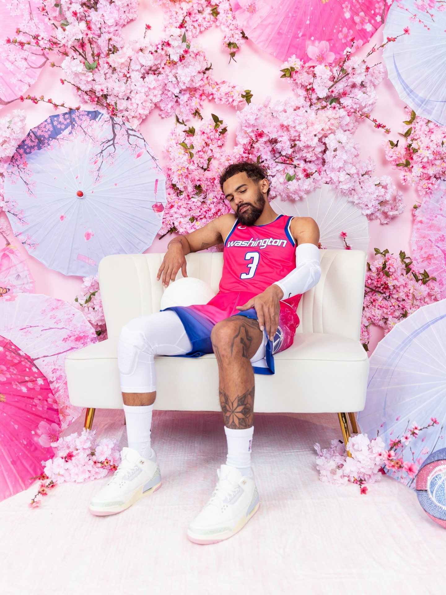 奇才樱花城市版球衣回归  特雷杨定妆照 