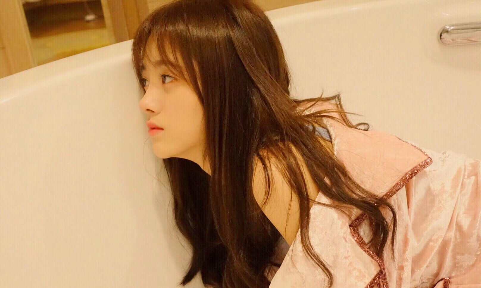 鞠婧祎  jjy鞠婧祎万花世界 jjy鞠婧祎苏绿夏 世界是否美好 不在于世界 在