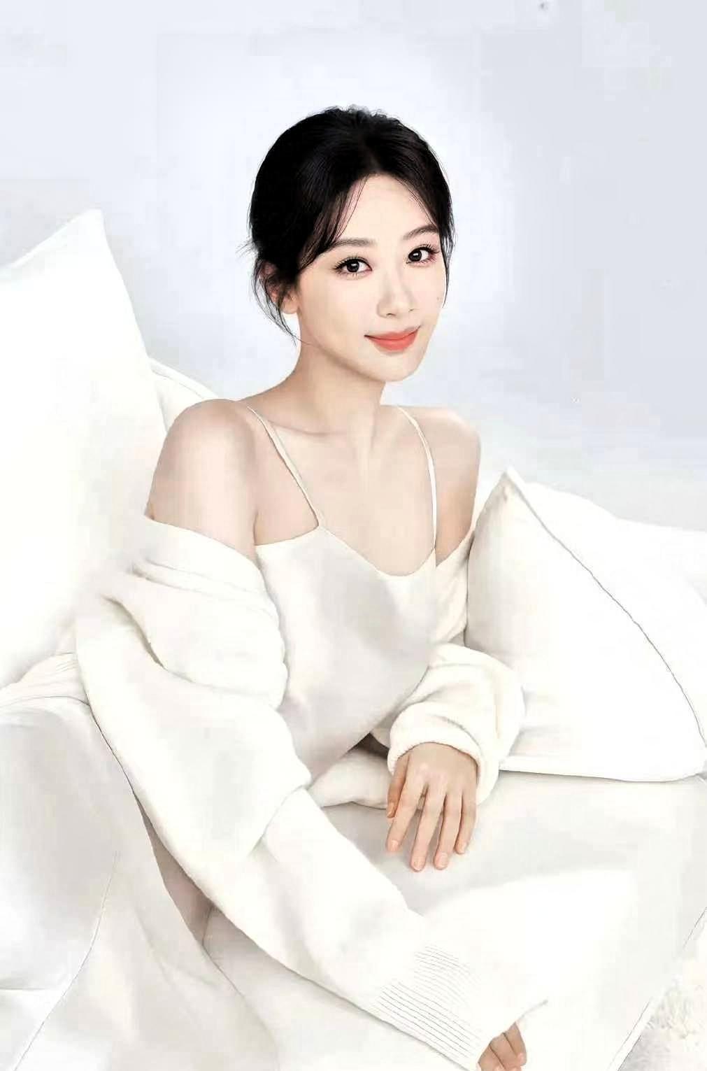 杨紫再次验证了一件事，人还是要多读书，杨紫在直播里提到的“少吃、多睡觉、戒色”，