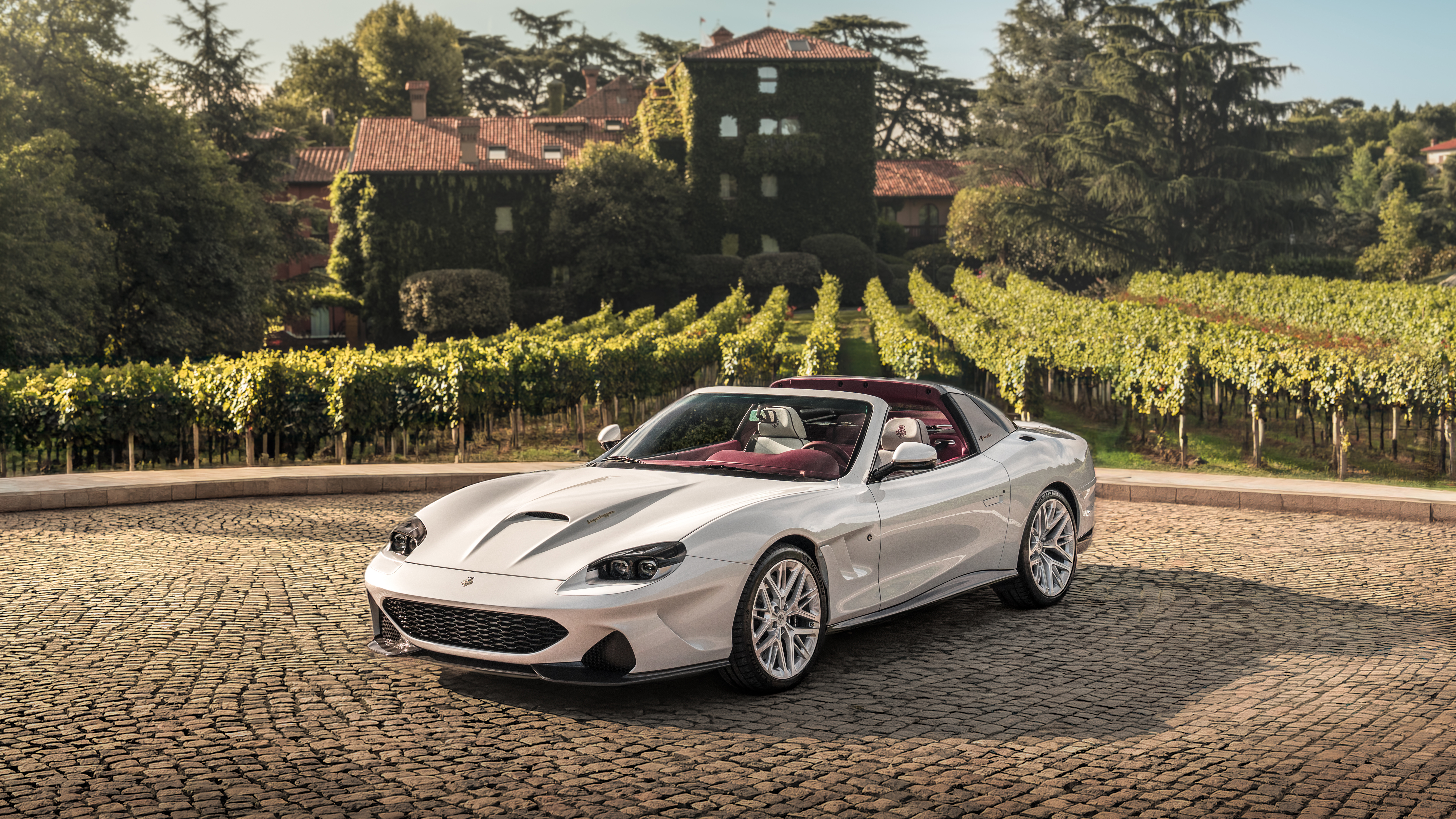 Touring Superleggera Veloce12 Aperta   基