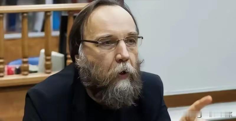 “下一个就是中国？”杜金这句话刚落地，有些人就慌了。慌什么？美国敢在加勒比海撒野