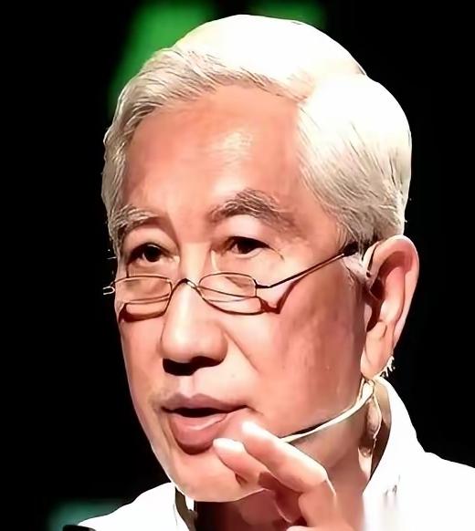 清华一位教授的话，听得人骨头缝里冒凉气。
 
他说，街上那些悄悄滑过的无人车，饭