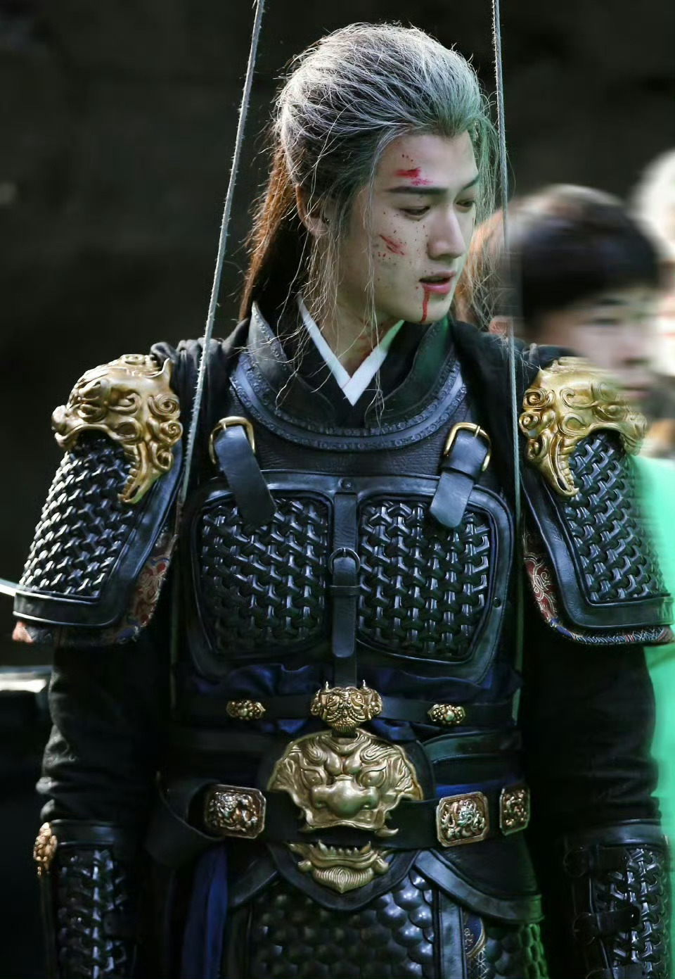 支持李昀锐古装半永久 李昀锐古装真的很合适，文官武将都很有感觉[抱一抱] 