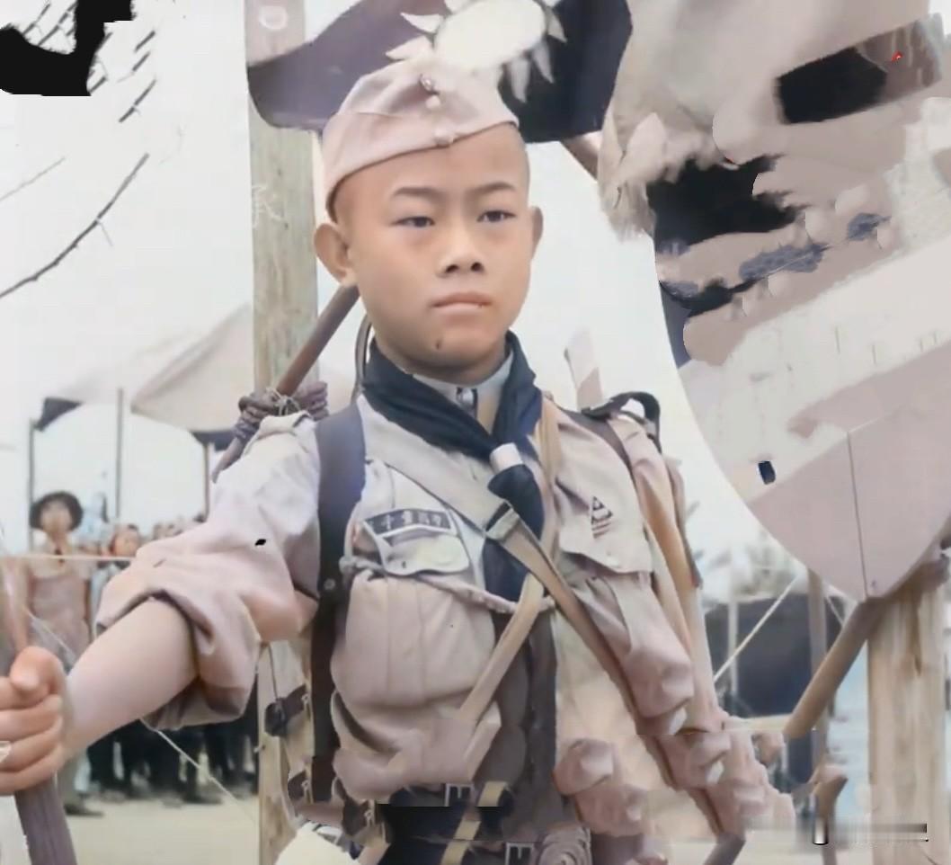 你还记得抗战时期的娃娃兵么？


在抗战期间，很多家破人亡的孩子，因为父母被日寇