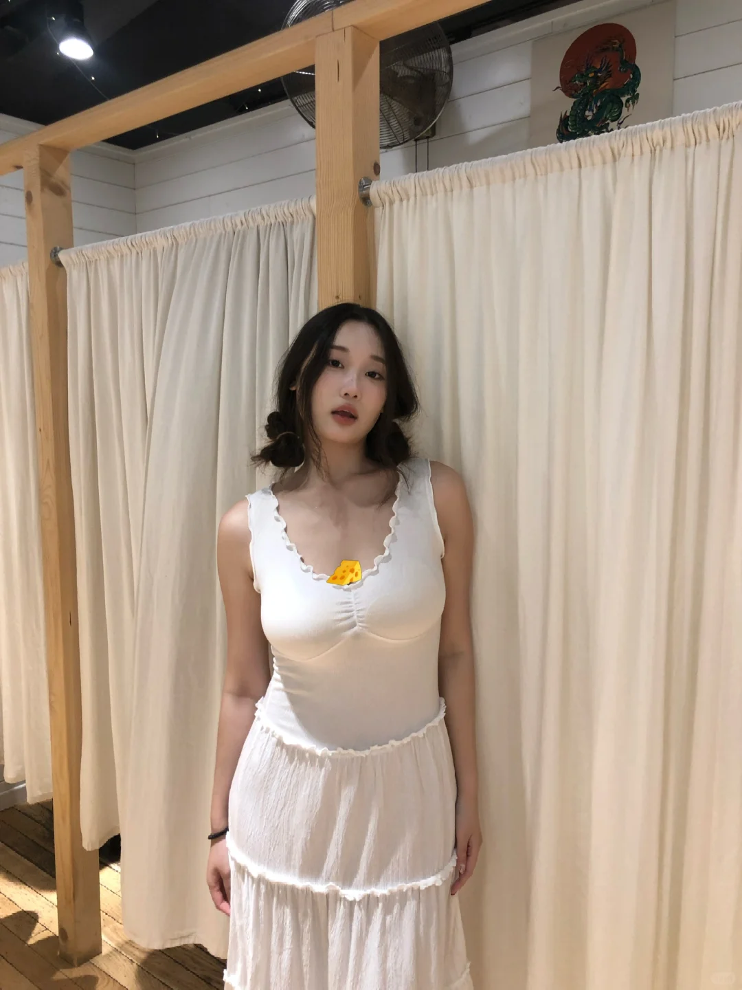 摸起来滑滑的