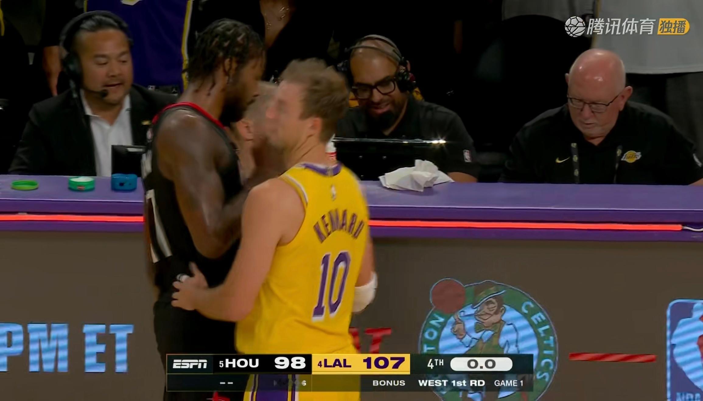火箭vs湖人湖人107:98战胜火箭！总比分1-0领先！！！！湖人战胜火箭