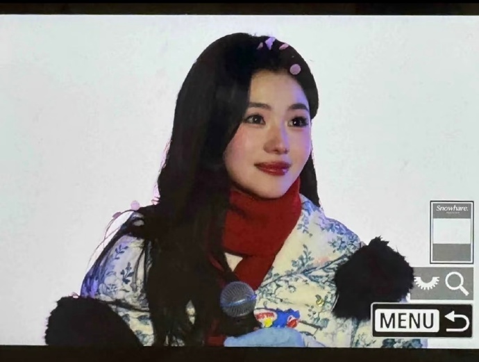 刘浩存 温柔妈感【刘浩存】宝贝你这样看着我的话我真的会哭出来。眼泪喷出来。 