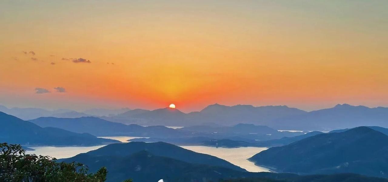 人生最曼妙的风景，竟是内心的淡定与从容。 ​​​