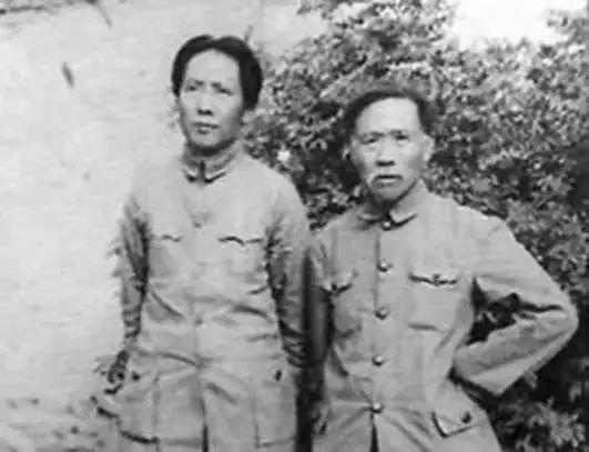毛主席是尊师的典范
       1937年1月30日，是毛主席上师范时的老师徐