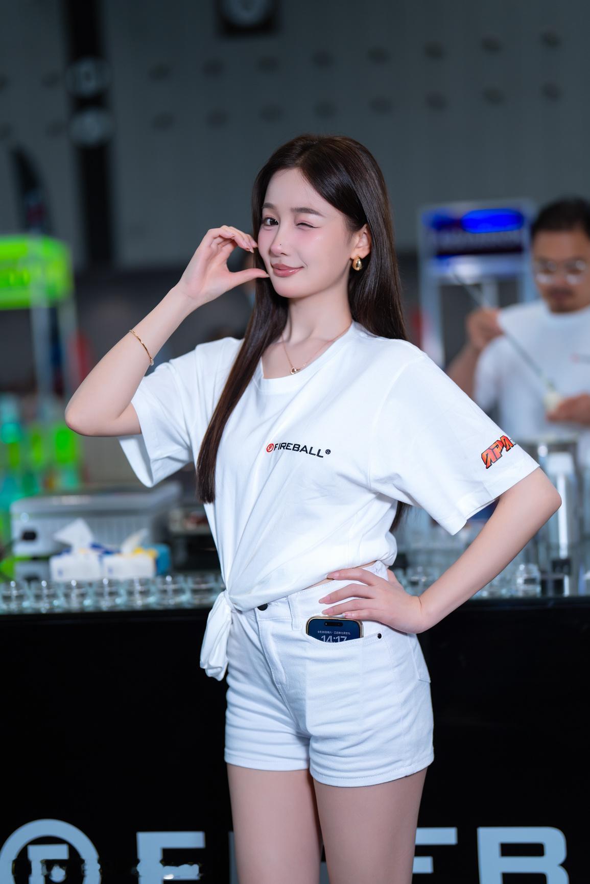 聆听猎人的车展日记猎人在佛山改装车展猎人与车展 2025 佛山改装车展想把图片带