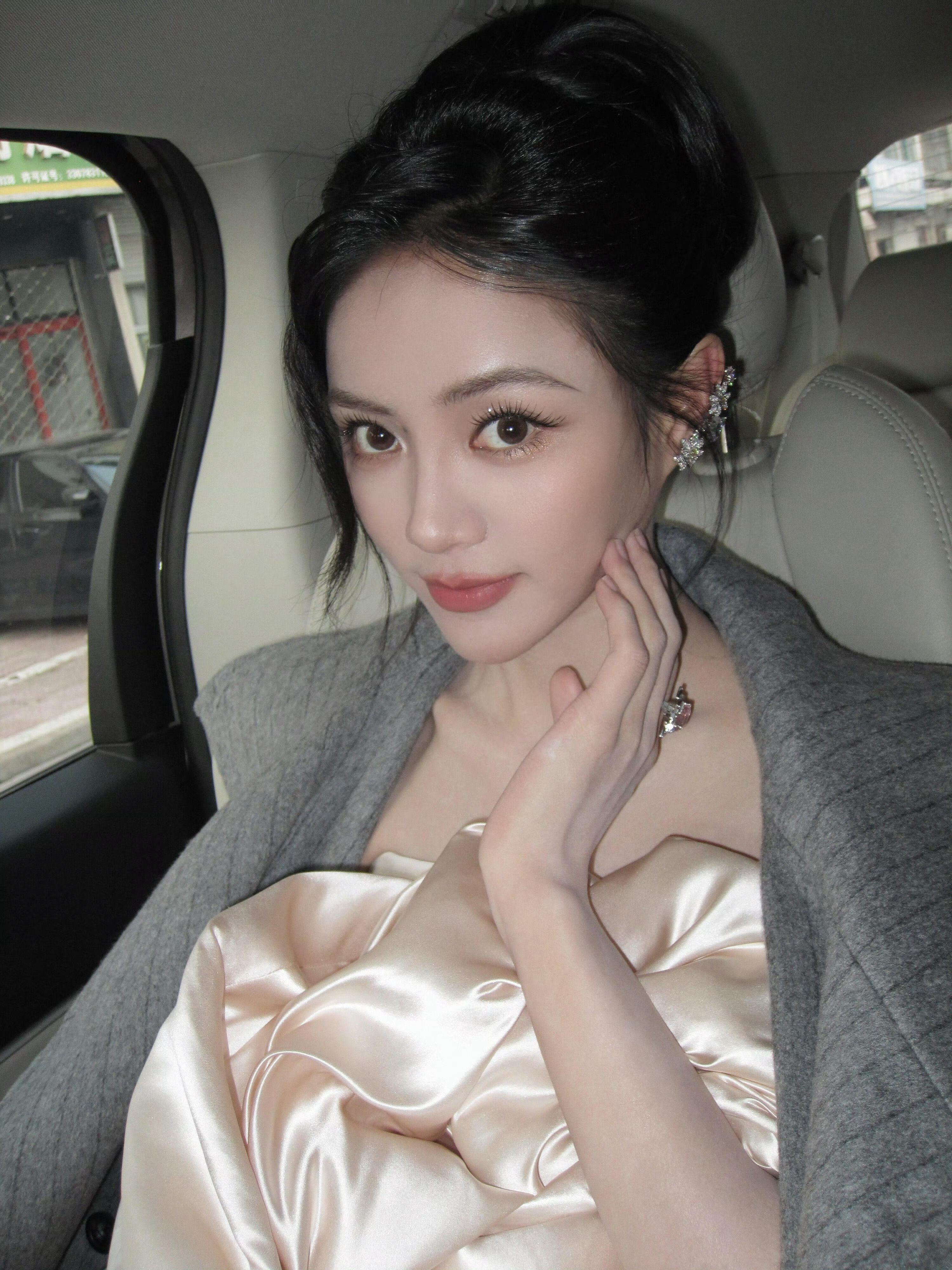 【谢可寅 】一颗刚从蚌中撷取的粉珍珠 ​​​文荣奖 ​​​