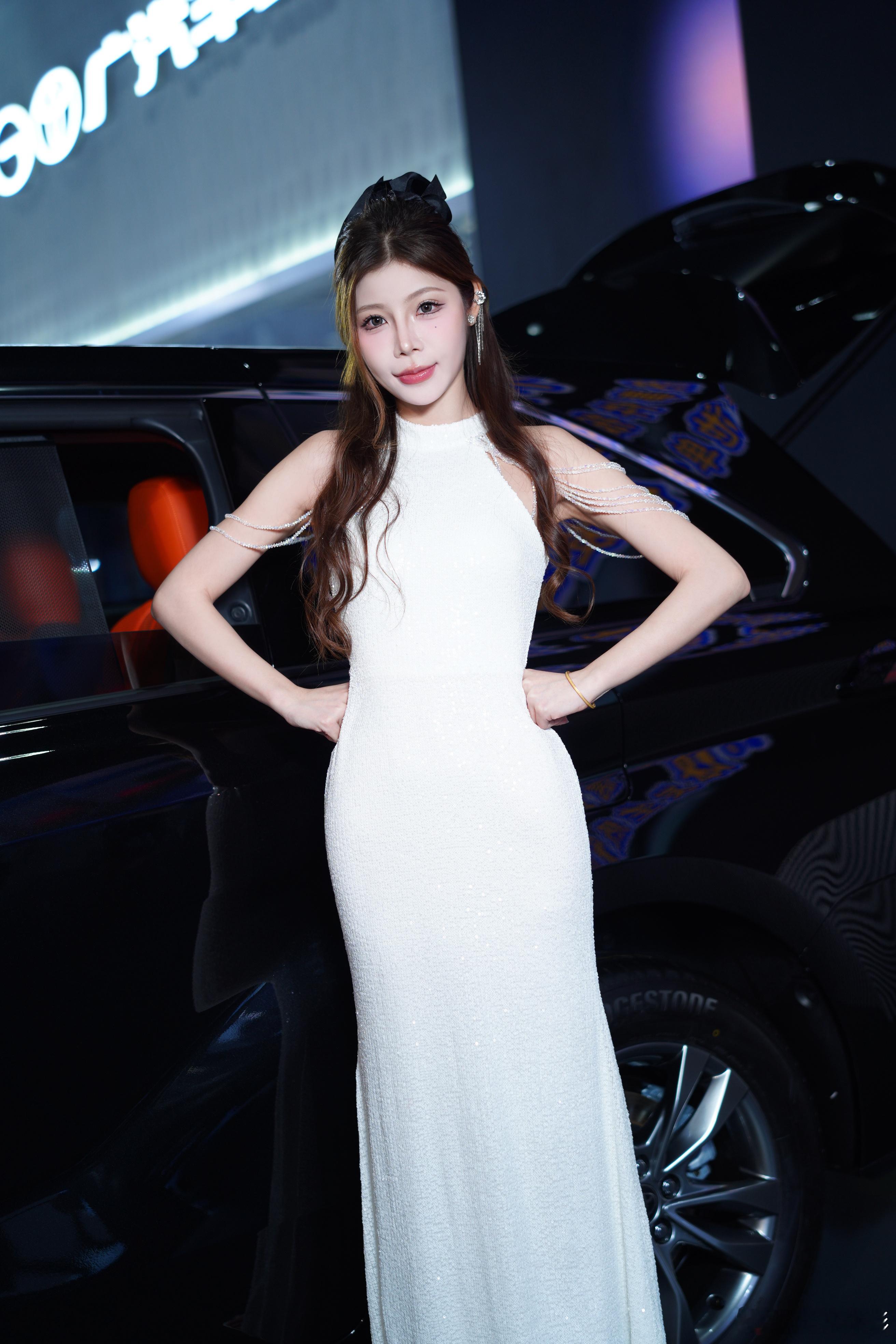 模特返片宝藏摄影博主推荐计划 模特：niki活动：广州车展｜华南国际车展备注：拍