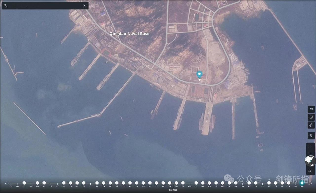 双航母同框～首次福建号航母与辽宁舰航母同框～图源见水印每天认识一件兵器烽火问鼎计