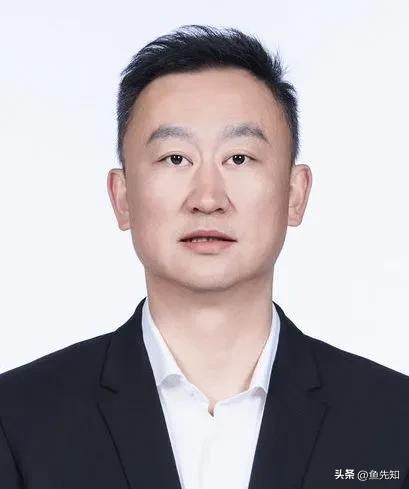 今天青岛队输球，这锅必须刘维伟背，青岛队最后时刻86-83领先3分，这时候青岛队