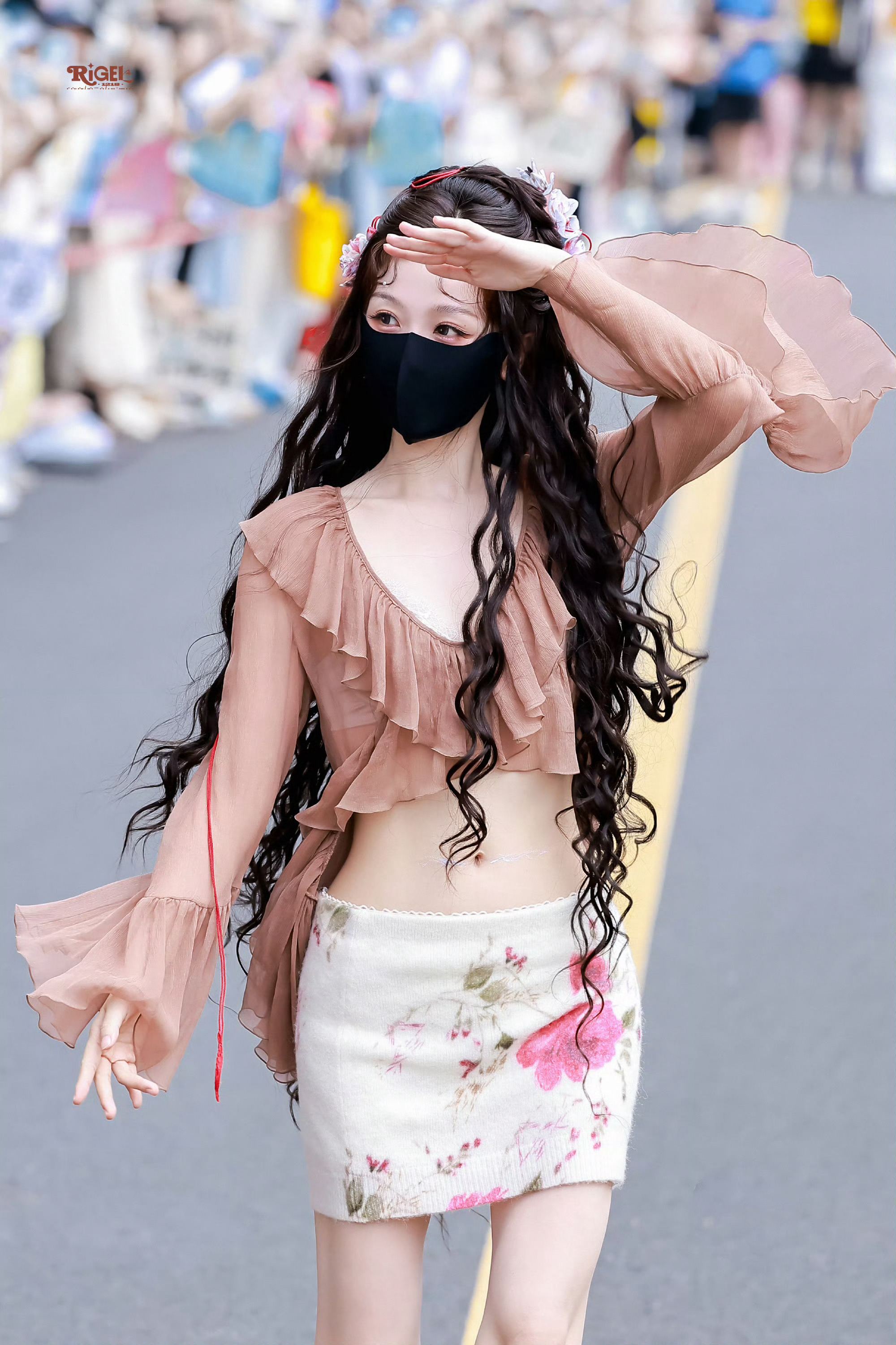 虞书欣腰怎么这么细 虞书欣 女人中的女人虞书欣腰怎么这么细，虞书欣比例怎么这么好