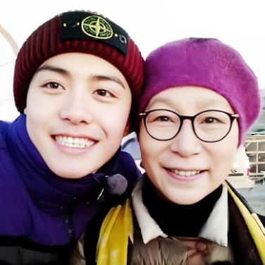 不出意外
因此还是发生了
估计奚美娟儿子要上寻亲节目了，德艺双馨的母亲，让他彻底