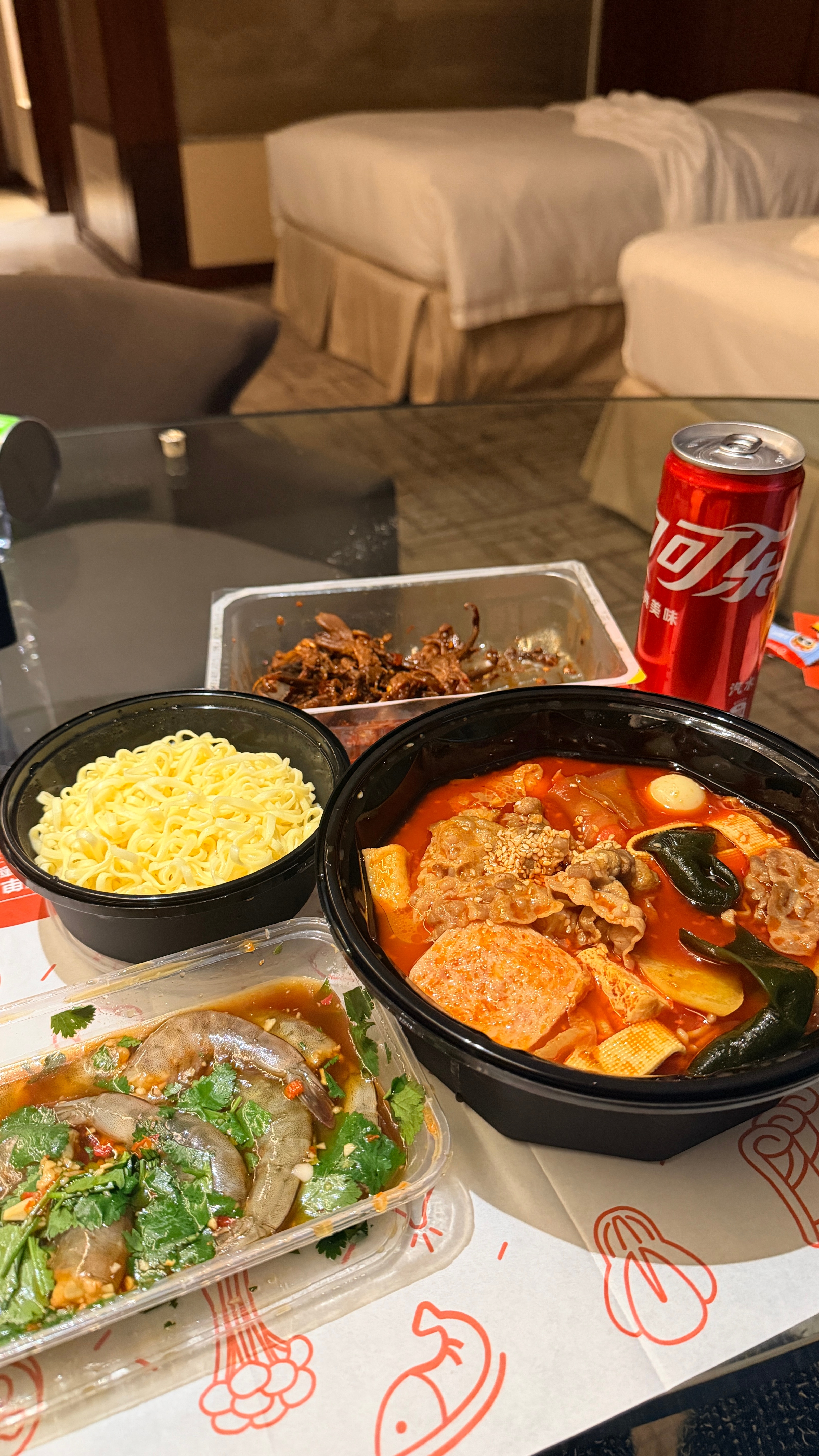 推荐大家跟朋友玩一个游戏：盲盒外卖！你们可以跟对方提需求，比如：我想吃解馋的/辣