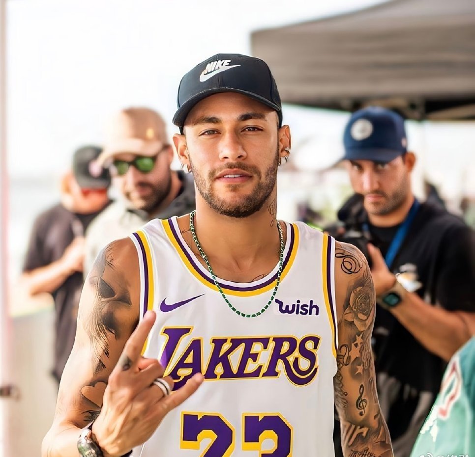 内马尔 湖人球迷