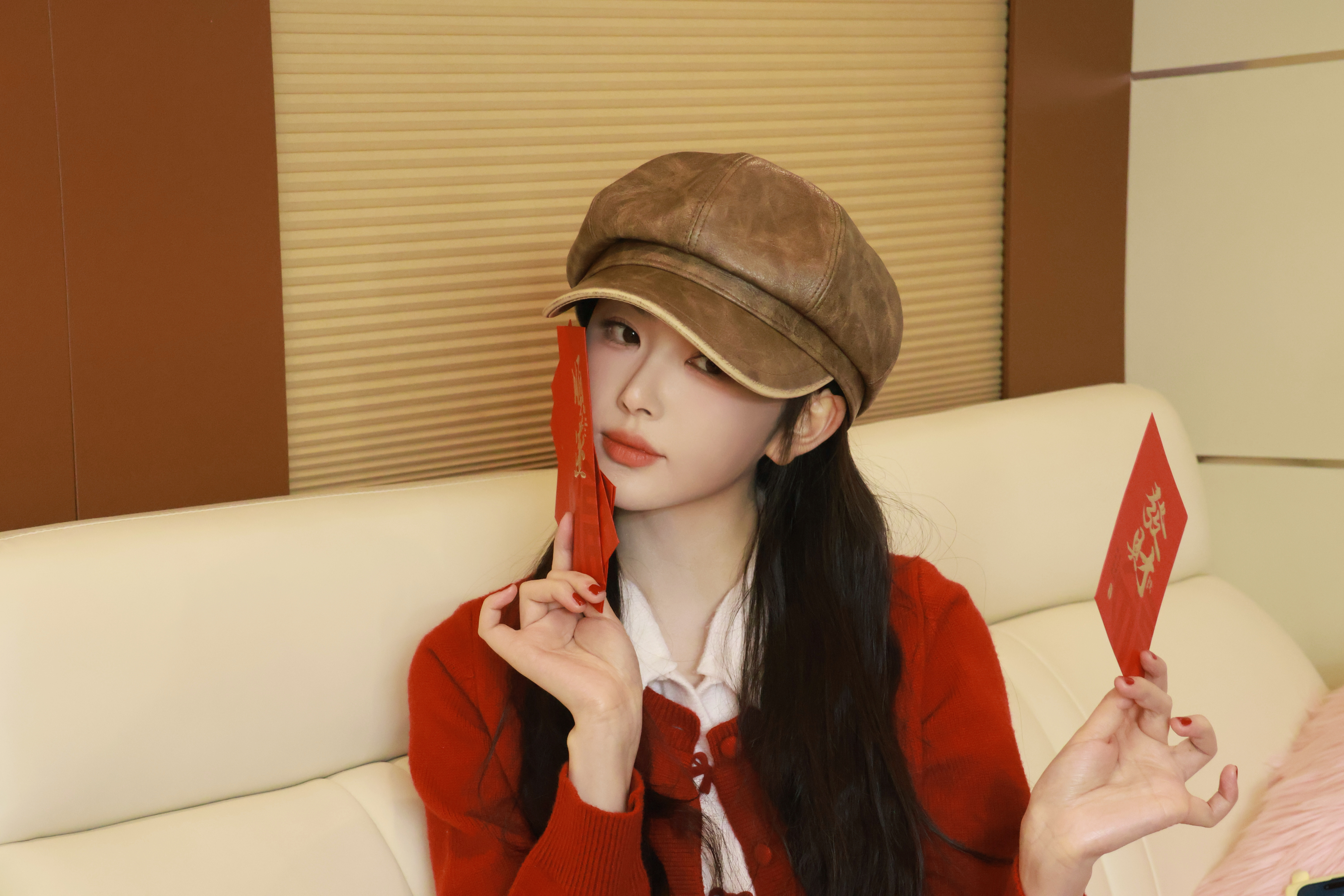 孔雪儿[超话] 在复制粘贴的时代，你是手写的诗[鲜花] ​​​