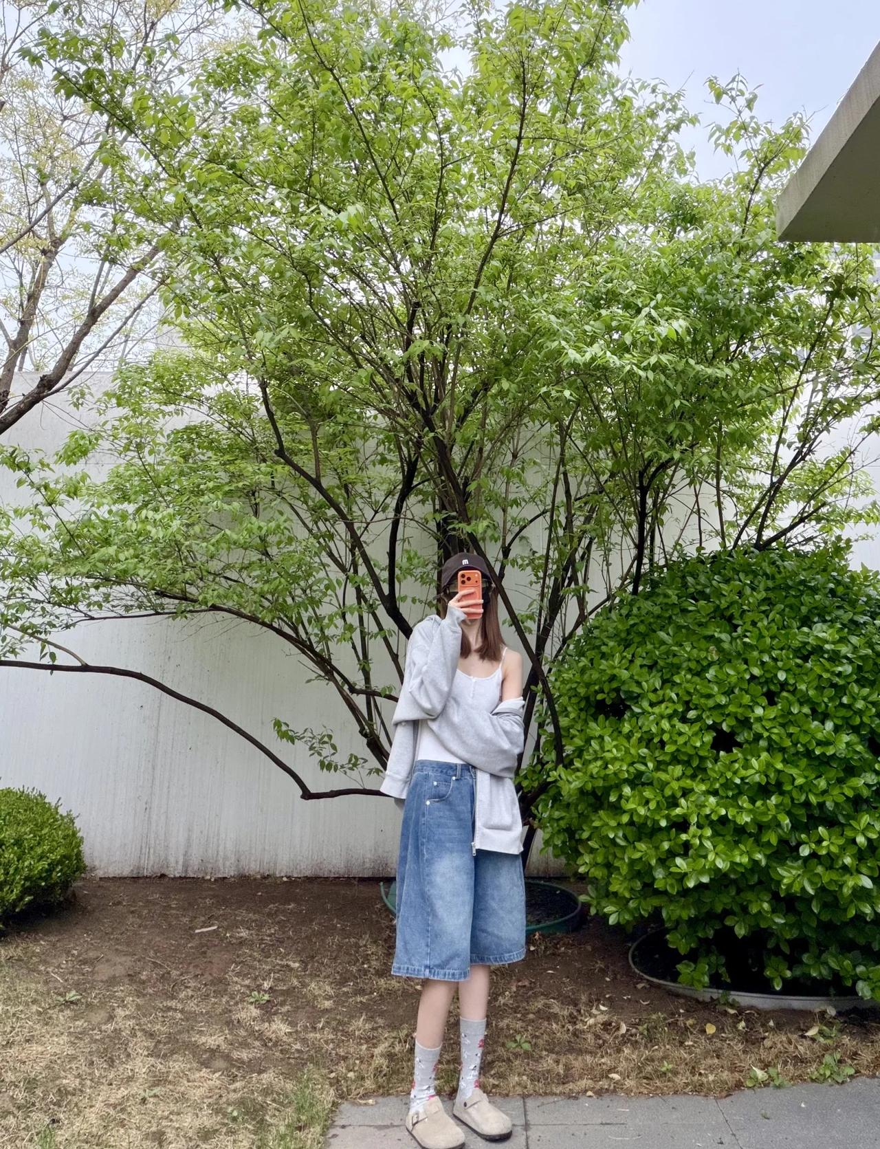 04.17｜ber ber 北京你说好的27度呢？！
昨晚看预报27度美美找出短