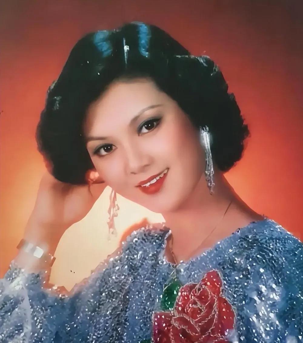 非常有道理的话：“一位心理学家说：男人想要彻底征服一个女人，那就砸钱。女人想要彻