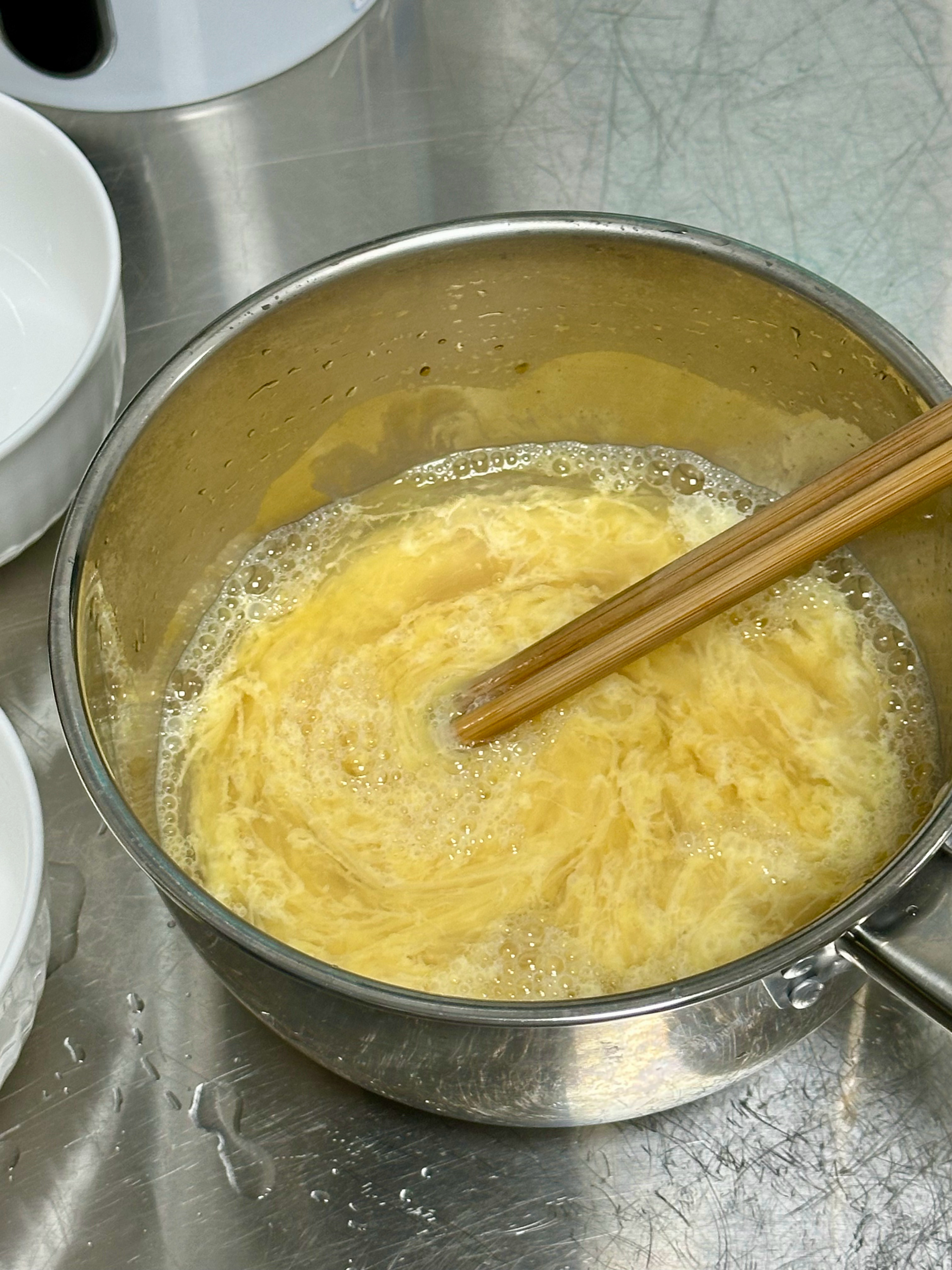 早！花十五分钟做早饭，等蒸蛋期间遛下护卫犬。  ​​​